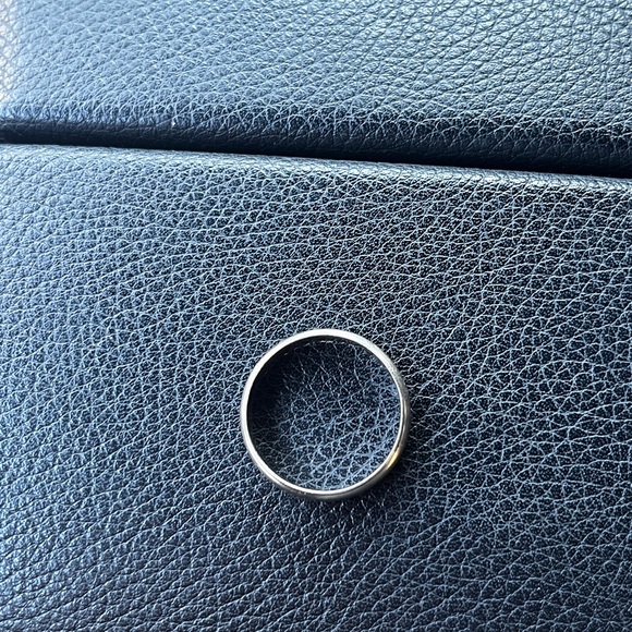 Men's 14k White Gold Wedding Band Ring - Picture 3 of 4